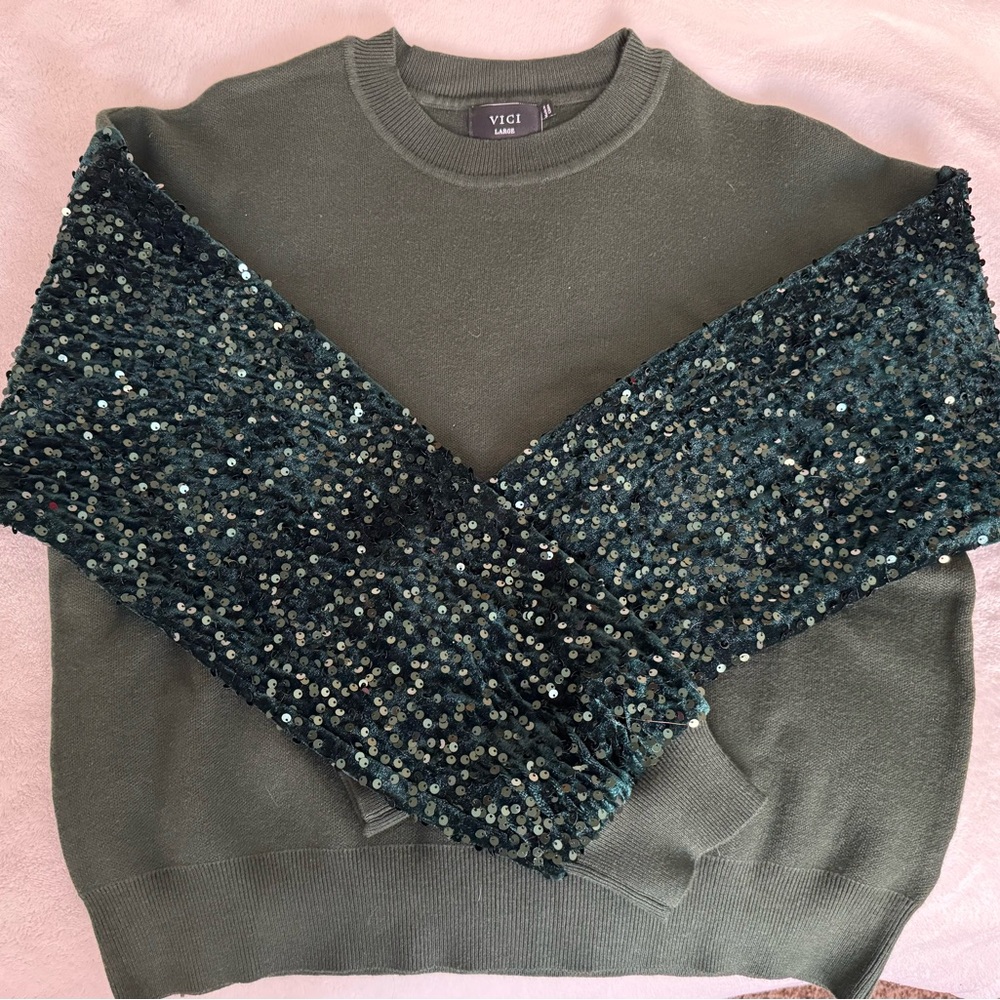 Vici Large Green Sequin Long Sleeve Sweater